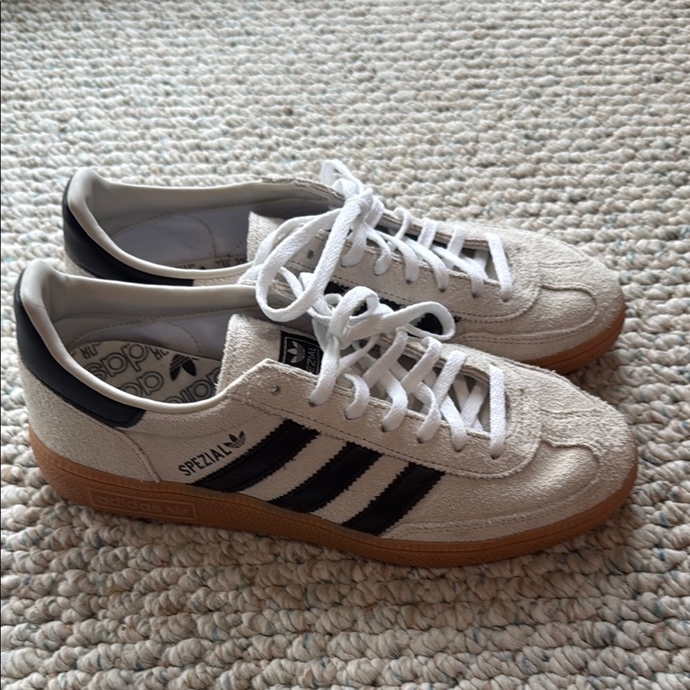 Adidas Spezial Sneakers Classic Design